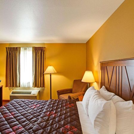 Rodeway Inn & Suites Phillipsburg Екстериор снимка