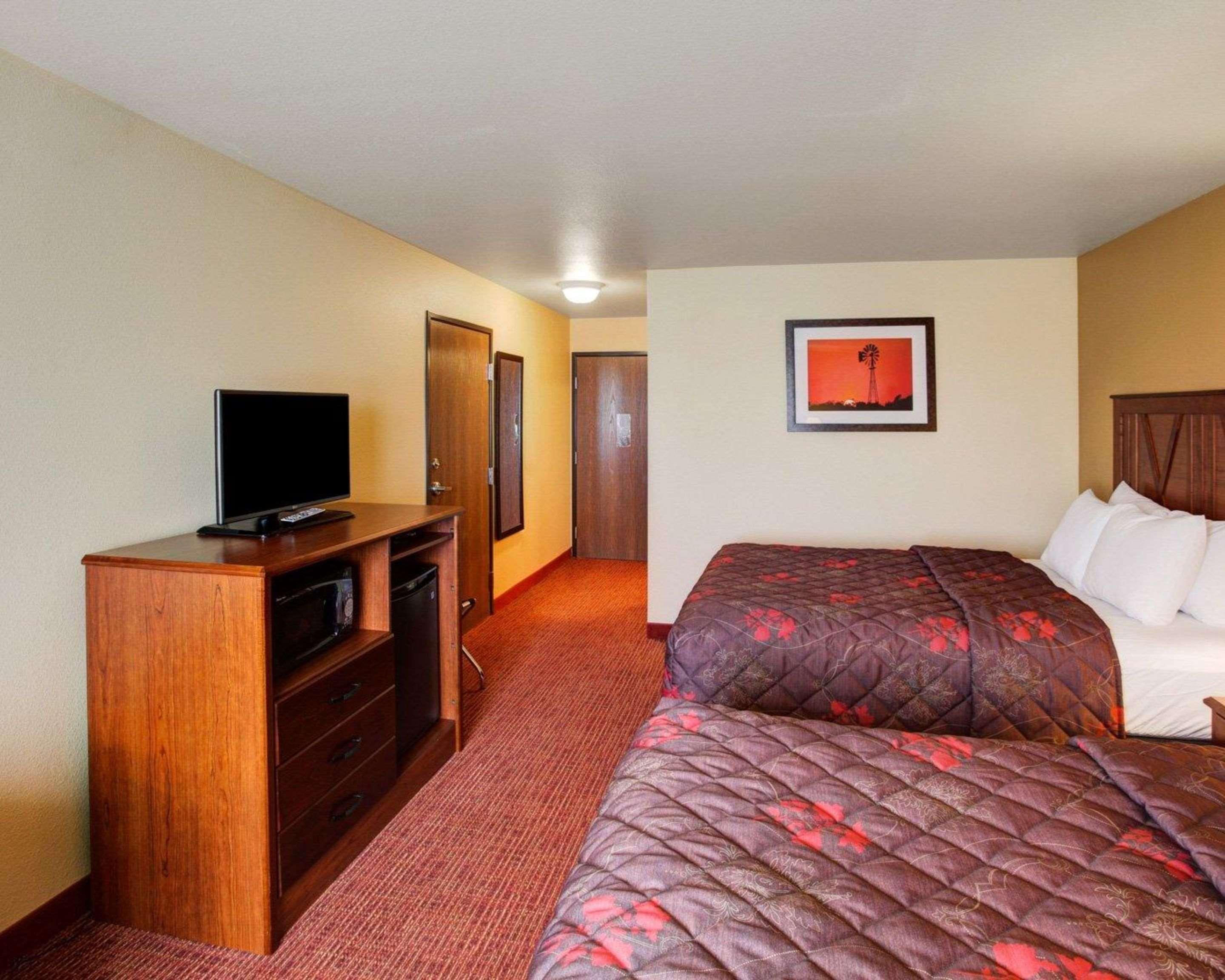 Rodeway Inn & Suites Phillipsburg Екстериор снимка