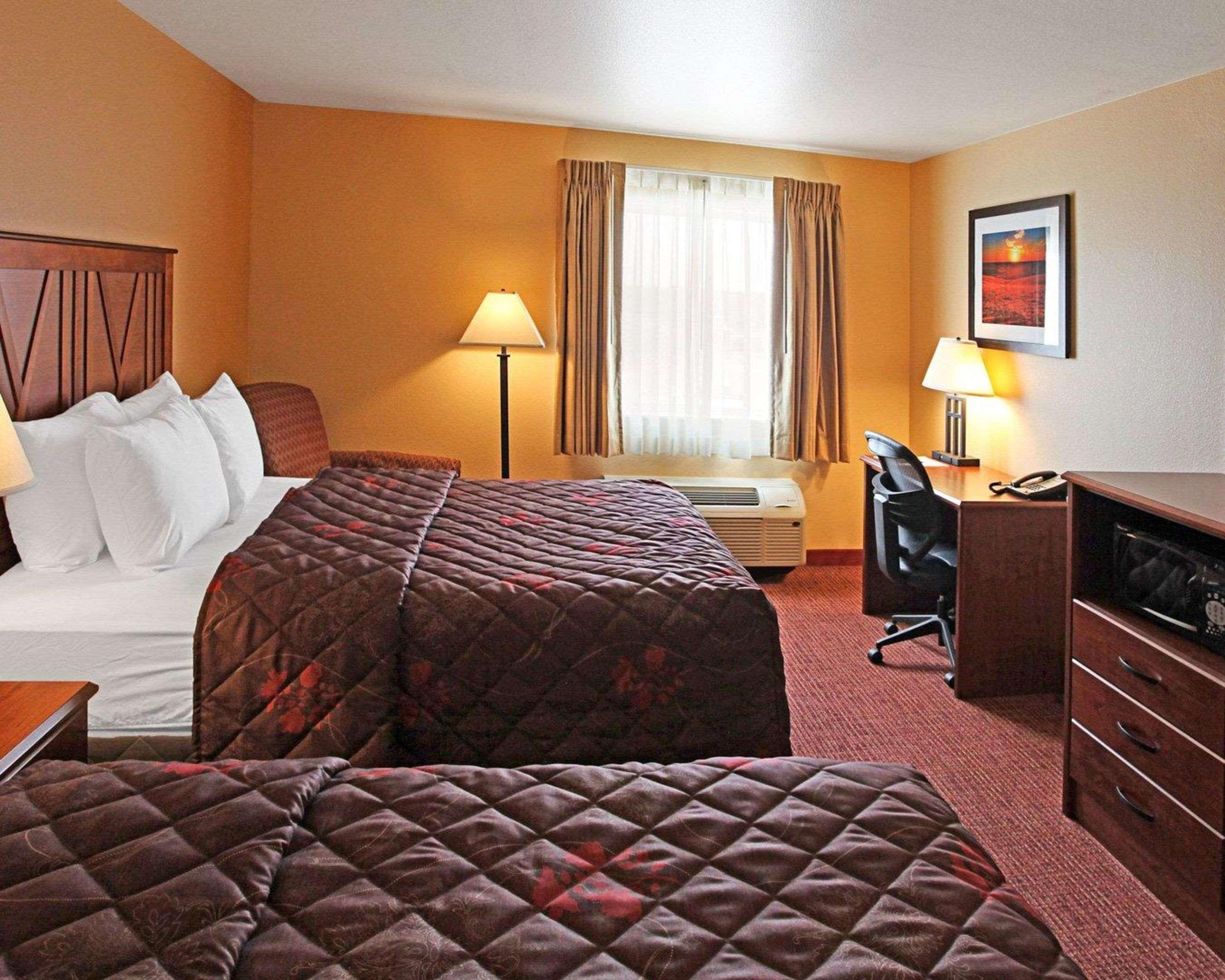Rodeway Inn & Suites Phillipsburg Екстериор снимка