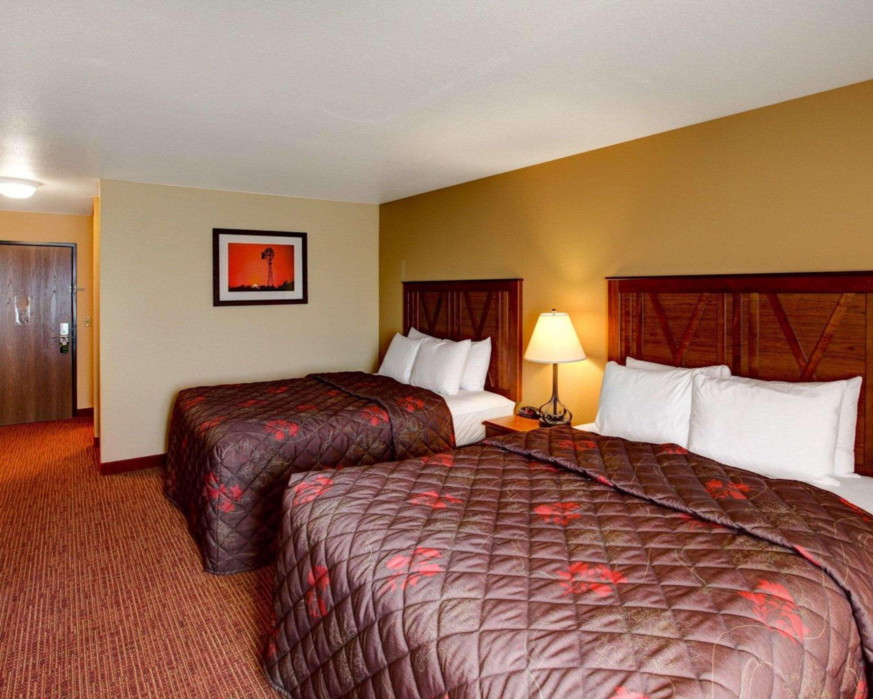 Rodeway Inn & Suites Phillipsburg Екстериор снимка