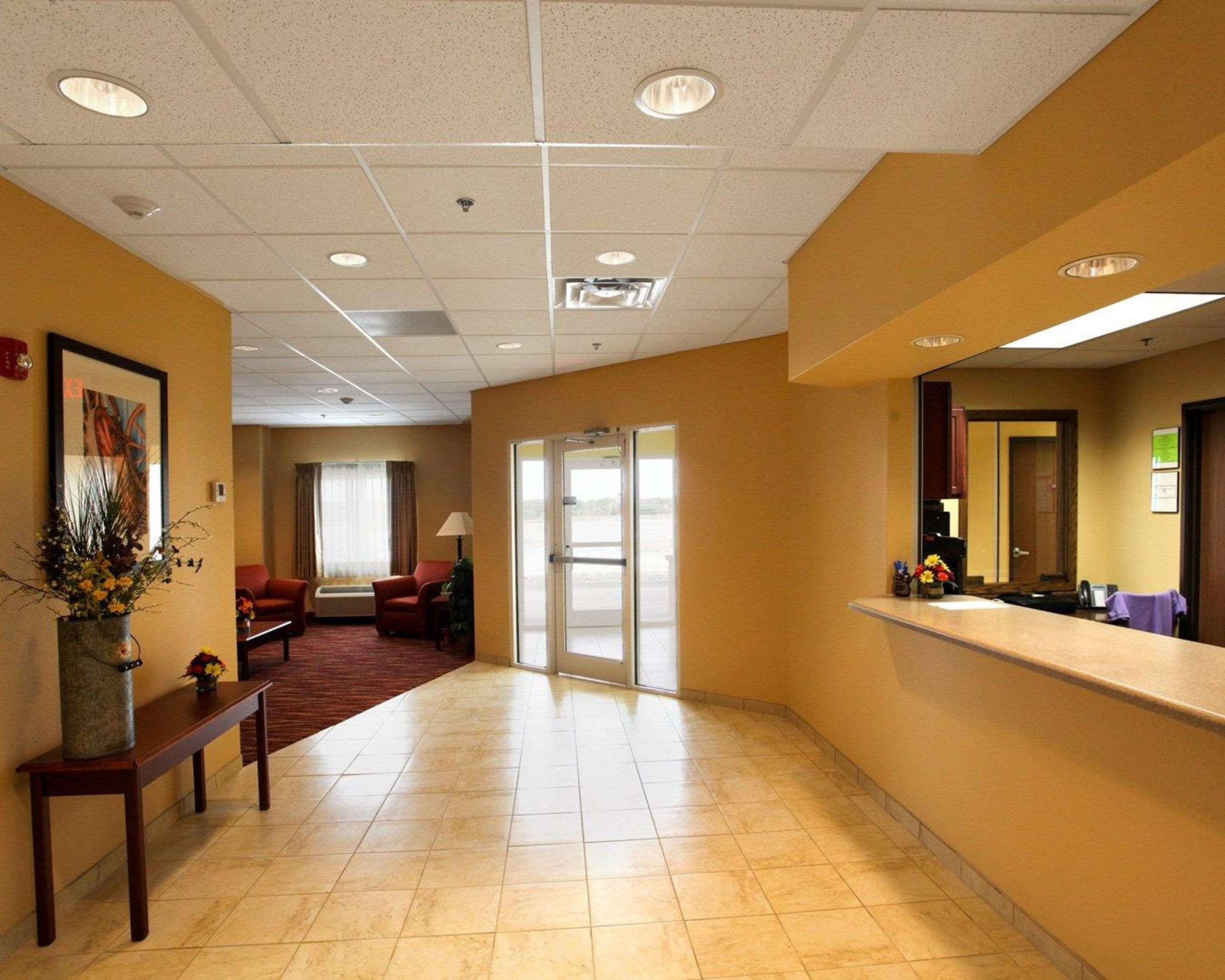 Rodeway Inn & Suites Phillipsburg Екстериор снимка