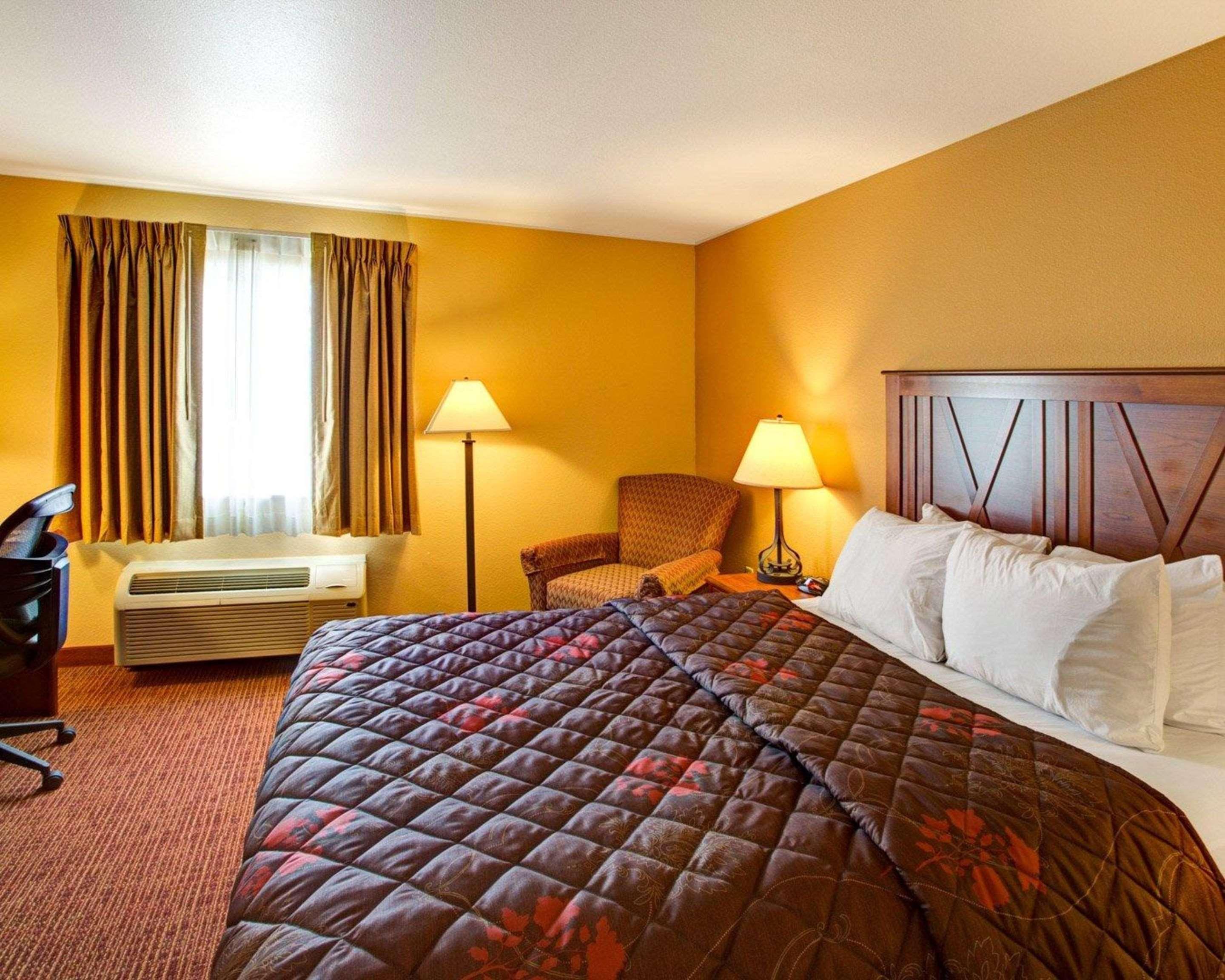 Rodeway Inn & Suites Phillipsburg Екстериор снимка
