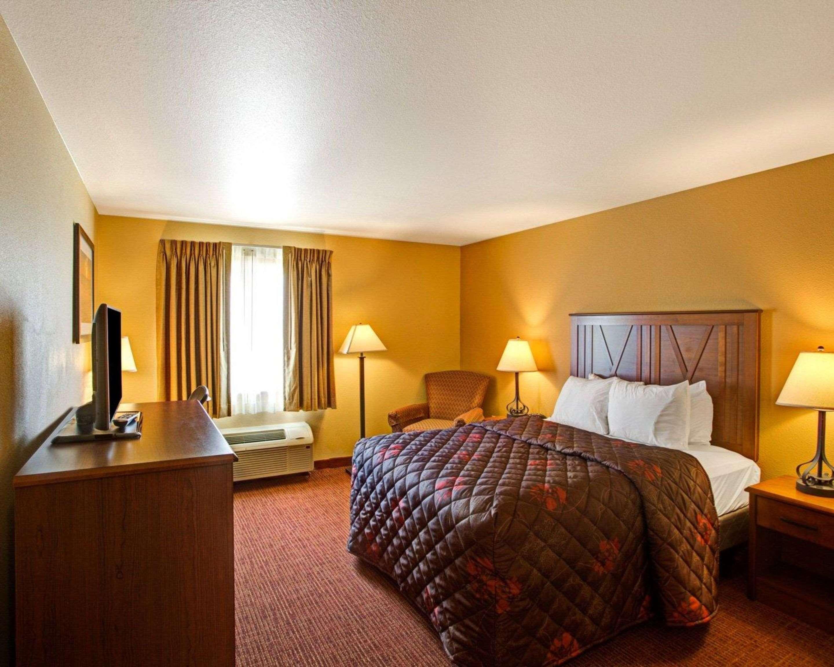 Rodeway Inn & Suites Phillipsburg Екстериор снимка
