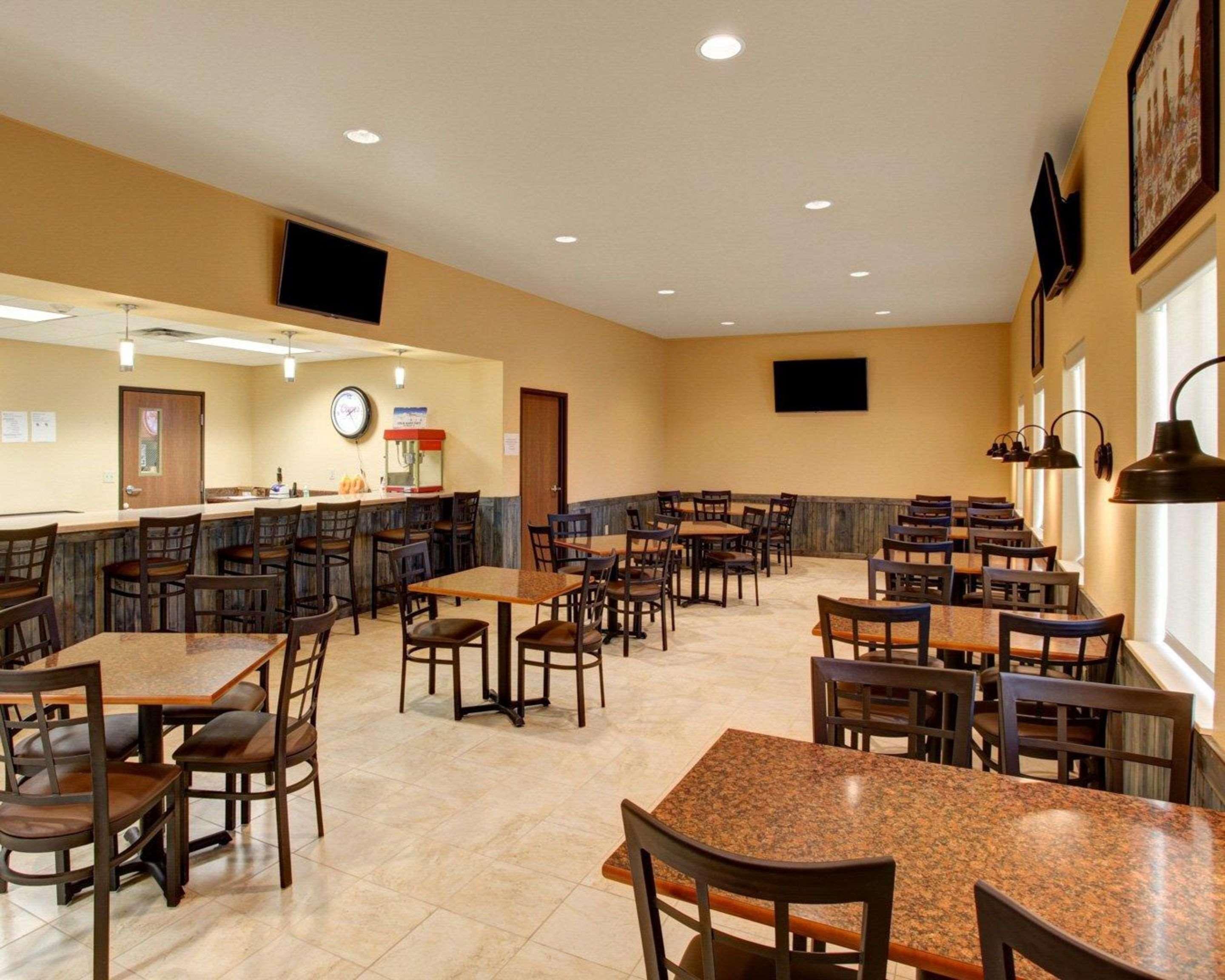Rodeway Inn & Suites Phillipsburg Екстериор снимка